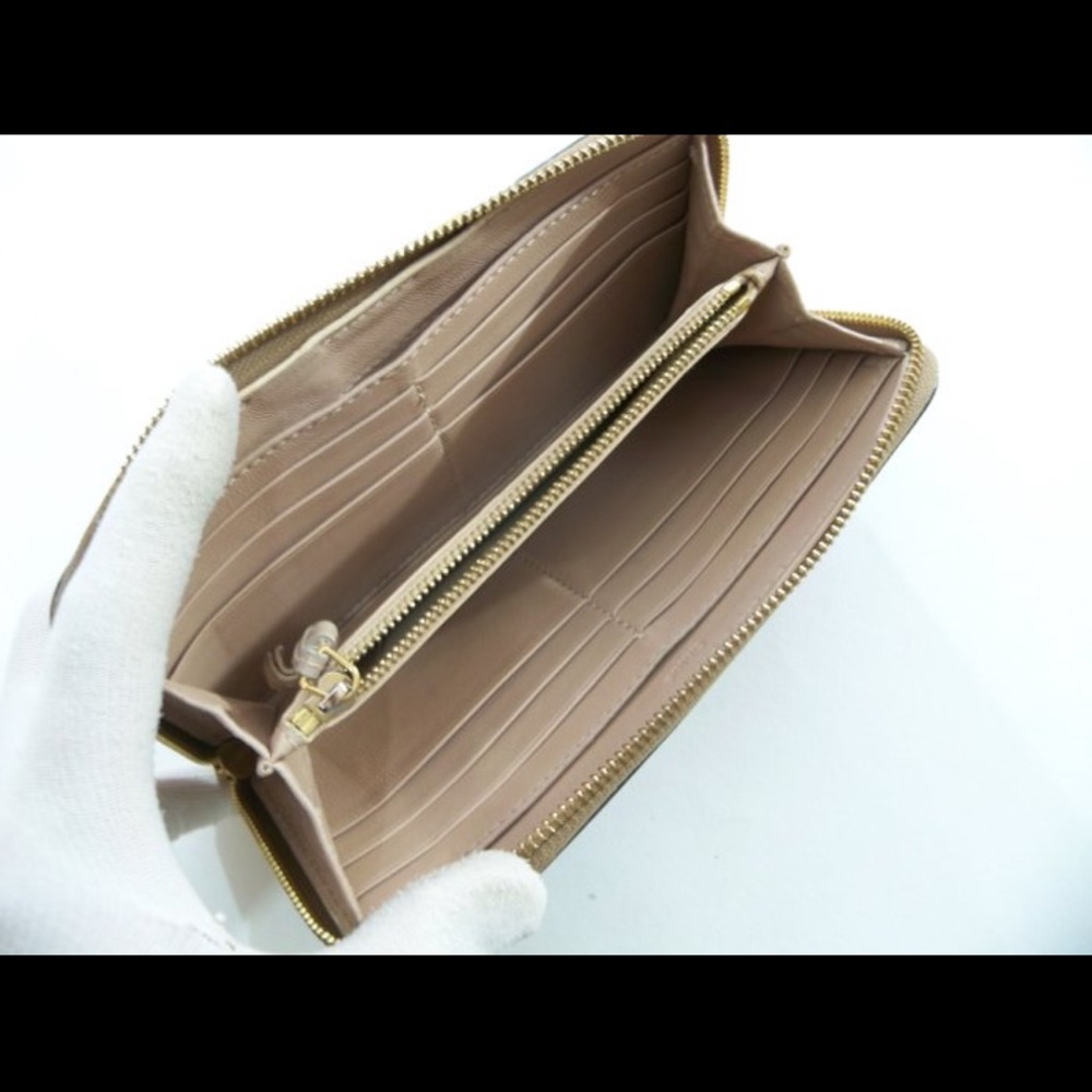 Chloe Tan Leather Zip Wallet with Gold Hardware - Picture 7 of 12